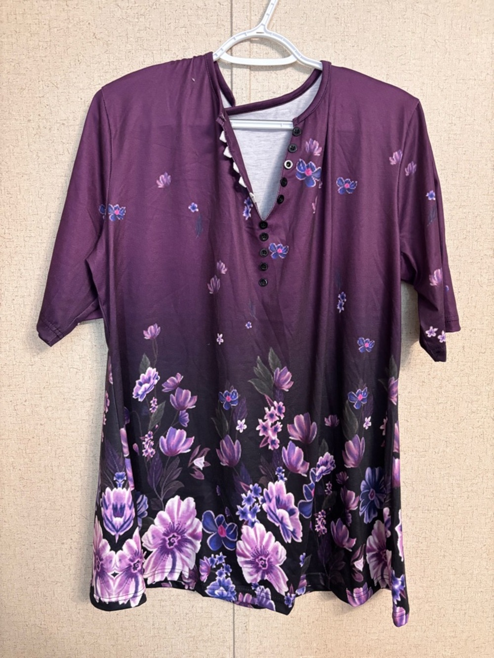 Women's Purple Floral V-Neck Button Front Top XL